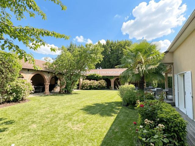 Maison 8 pièces 213 m²