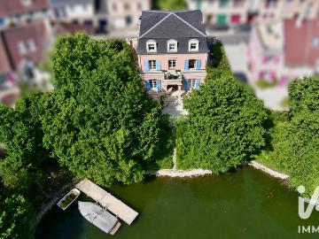 Maison 8 pièces 213 m²