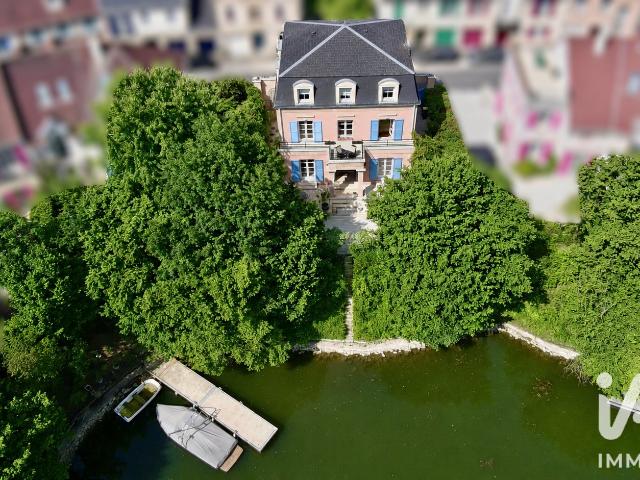 Maison 8 pièces 213 m²