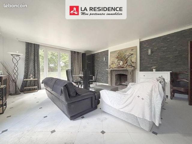 Maison 8 pièces 213 m²