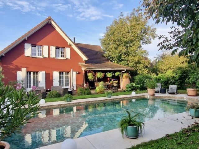 Maison 8 pièces 213 m²