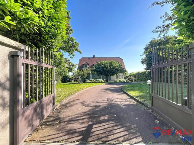 Maison 8 pièces 224 m²