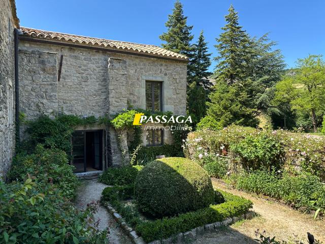 Maison 8 pièces 224 m²