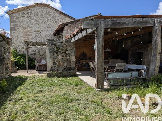 Maison 8 pièces 225 m²