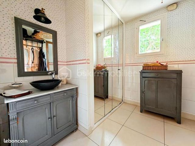 Maison 8 pièces 225 m²