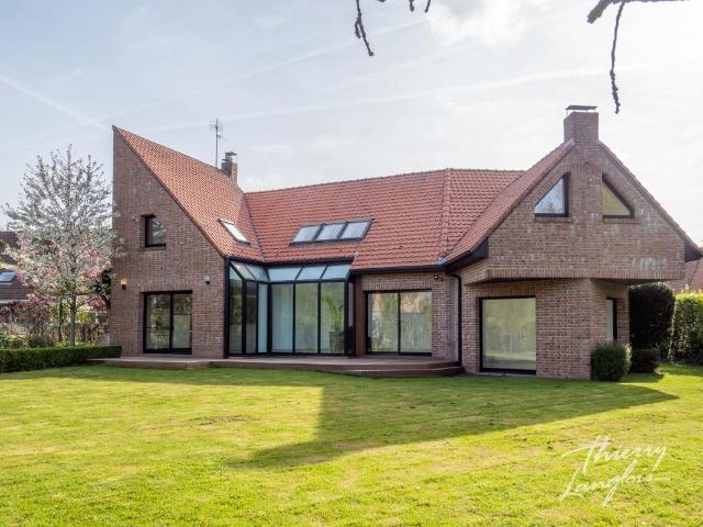 Maison 8 pièces 225 m²