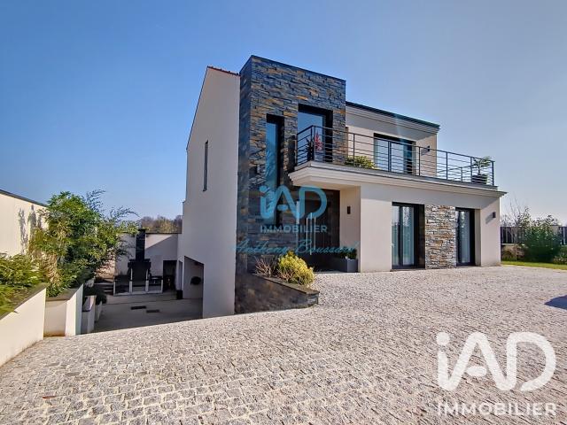 Maison 8 pièces 225 m²