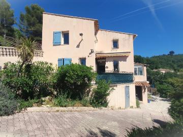 Maison 8 pièces 225 m²