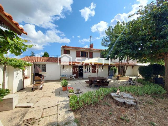 Maison 8 pièces 225 m²
