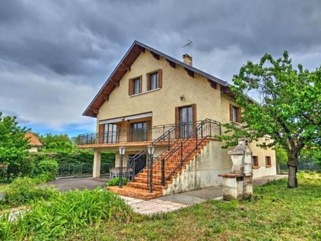 Maison 8 pièces 221 m²