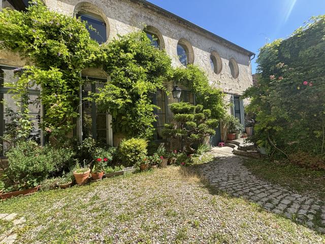 Maison 8 pièces 225 m²
