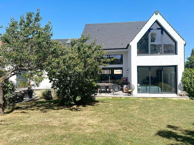 Maison 8 pièces 225 m²