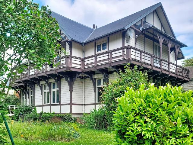 Maison 8 pièces 225 m²