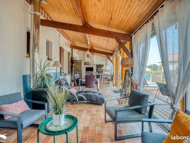 Maison 8 pièces 225 m²