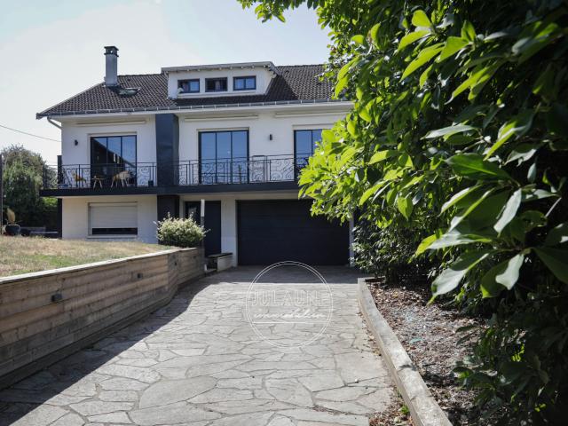 Maison 8 pièces 225 m²