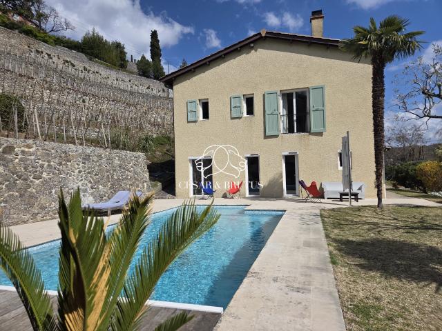 Maison 8 pièces 226 m²