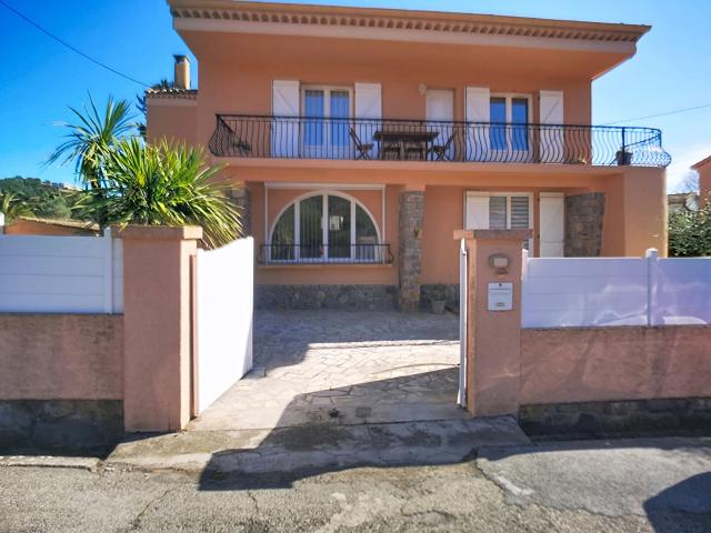 Maison 8 pièces 226 m²