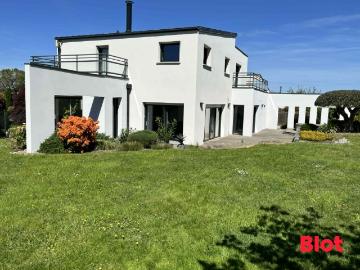 Maison 8 pièces 226 m²
