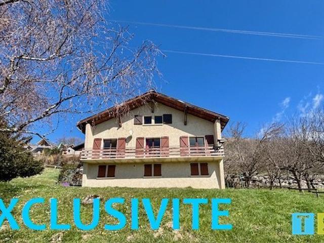 Maison 8 pièces 226 m²