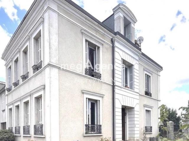 Maison 8 pièces 226 m²