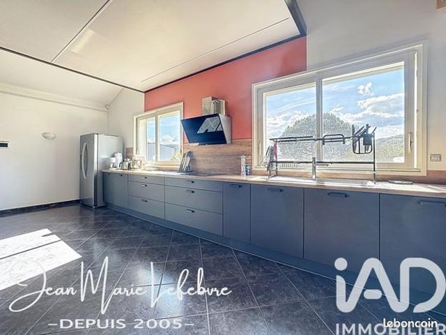 Maison 8 pièces 226 m²