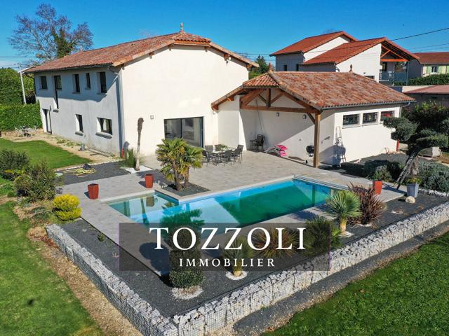 Maison 8 pièces 226 m²