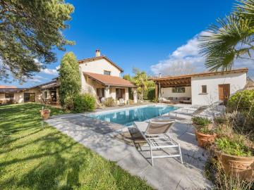 Maison 8 pièces 227 m²