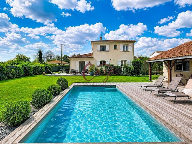 Maison 8 pièces 227 m²