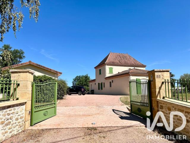 Maison 8 pièces 227 m²
