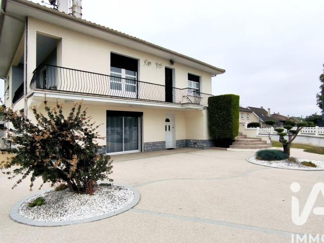Maison 8 pièces 227 m²