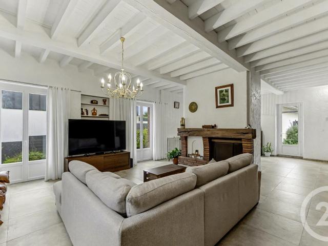 Maison 8 pièces 227 m²