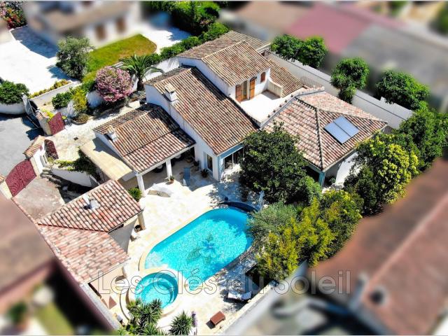 Maison 8 pièces 227 m²