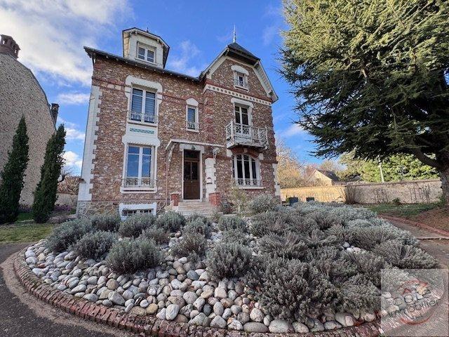 Maison 8 pièces 228 m²