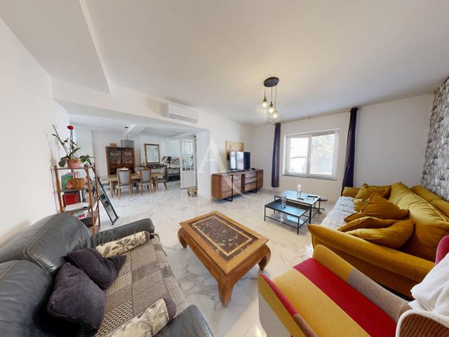 Maison 8 pièces 229 m²