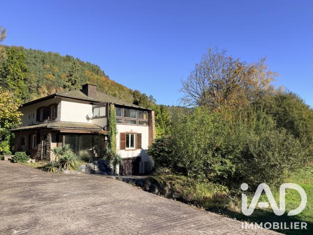 Maison 8 pièces 229 m²