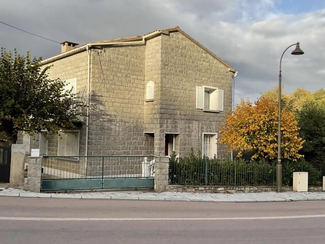 Maison 8 pièces 229 m²