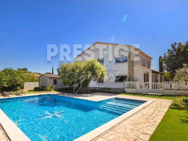 Maison 8 pièces 229 m²