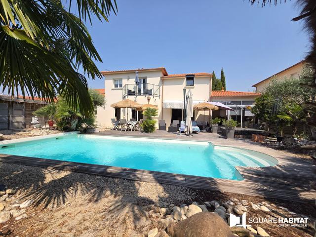 Maison 8 pièces 229 m²