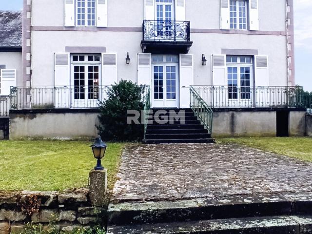 Maison 8 pièces 229 m²