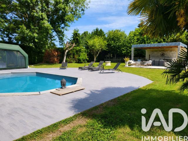 Maison 8 pièces 229 m²