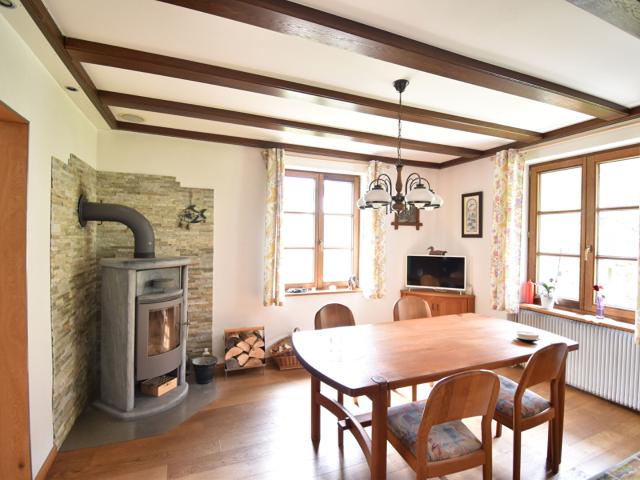 Maison 8 pièces 220 m2 avec grand terrain au calme