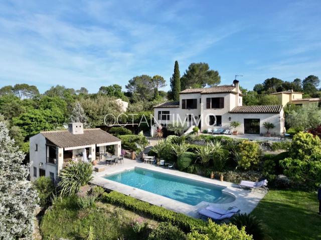 Maison 8 pièces 220 m²