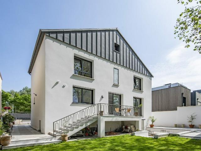 Maison 8 pièces 220 m²