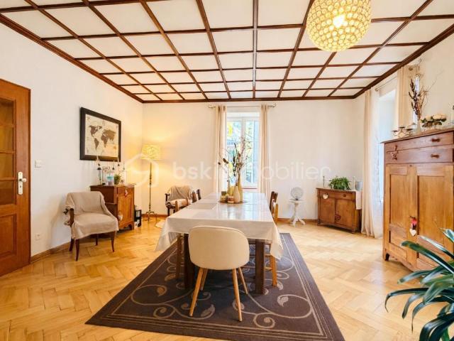 Maison 8 pièces 220 m²