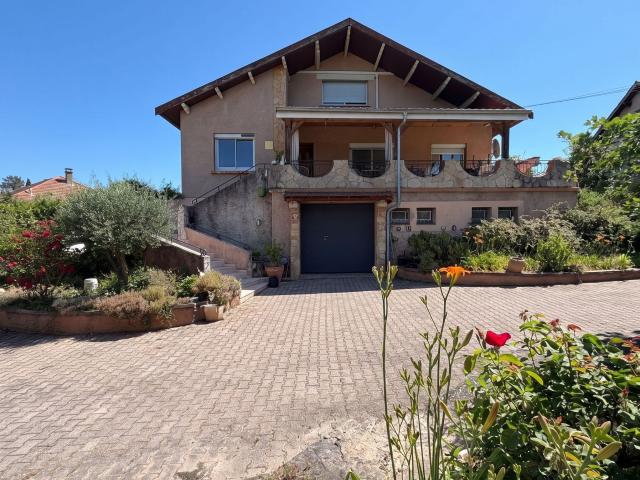 Maison 8 pièces 220 m²