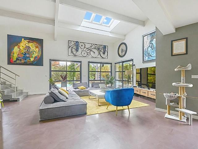 Maison 8 pièces 220 m²