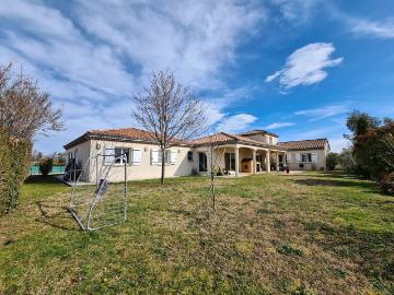 Maison 8 pièces 220 m²