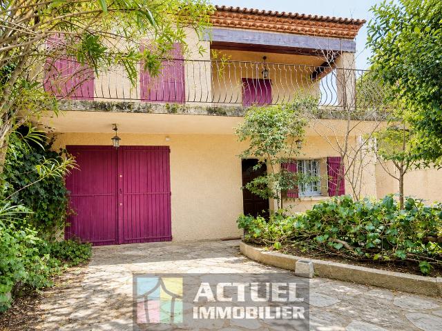Maison 8 pièces 220 m²