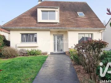 Maison 8 pièces 220 m²