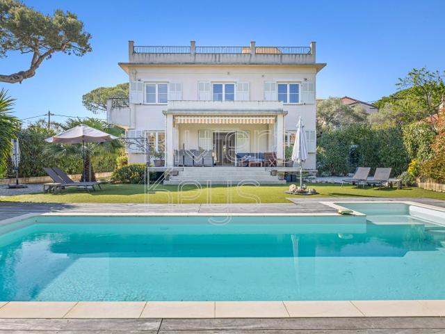 Maison 8 pièces 220 m²